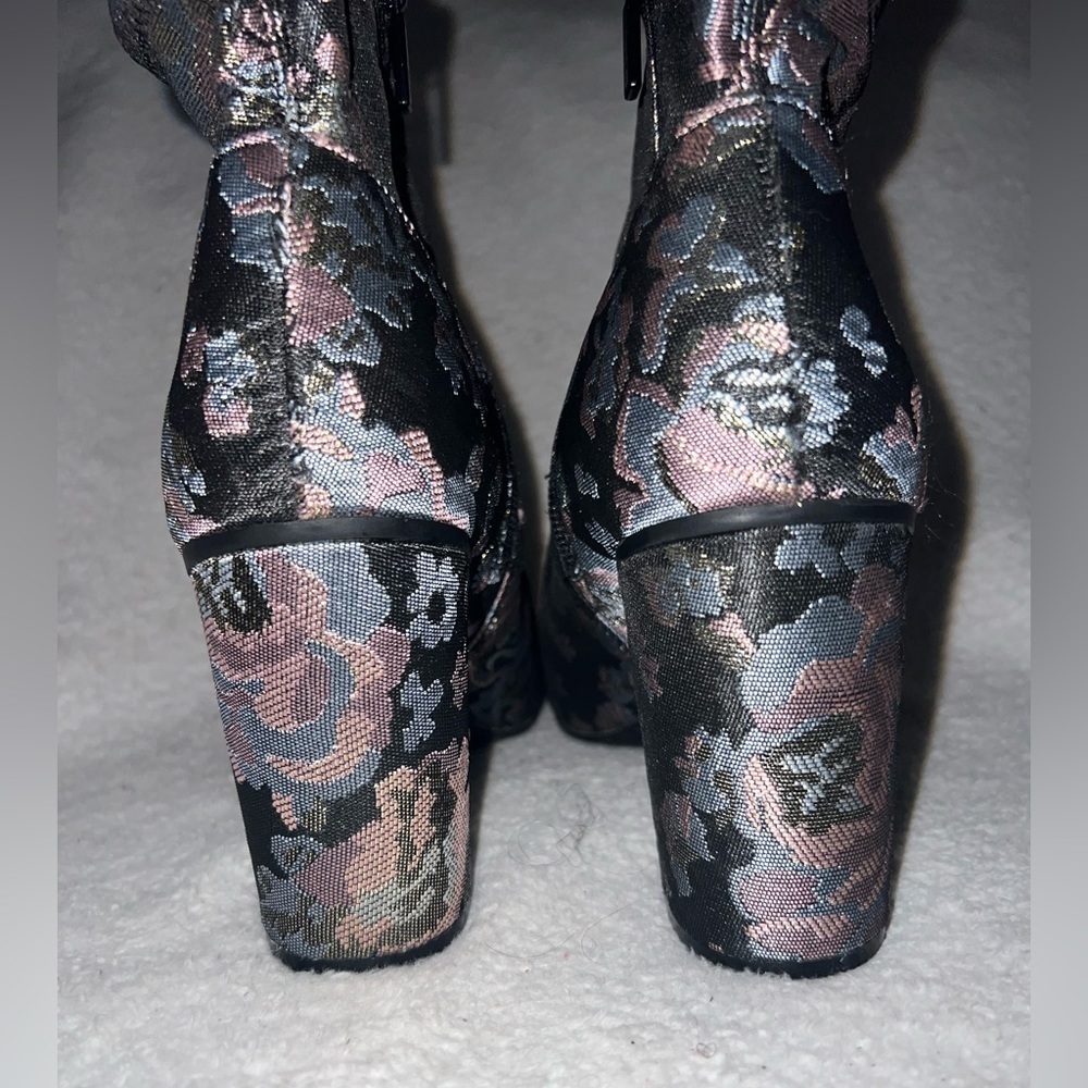 Kenneth Cole Reaction Women’s Floral Print Heeled Booties | Black | - Picture 6 of 10